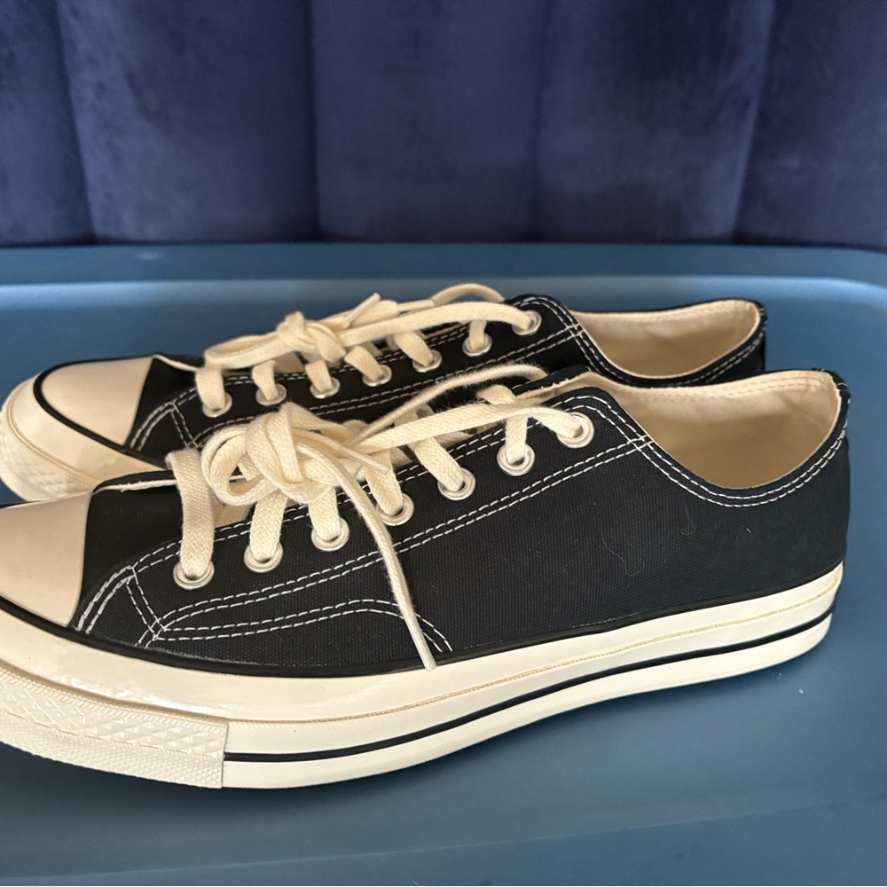 Converse Black and Cream size 10